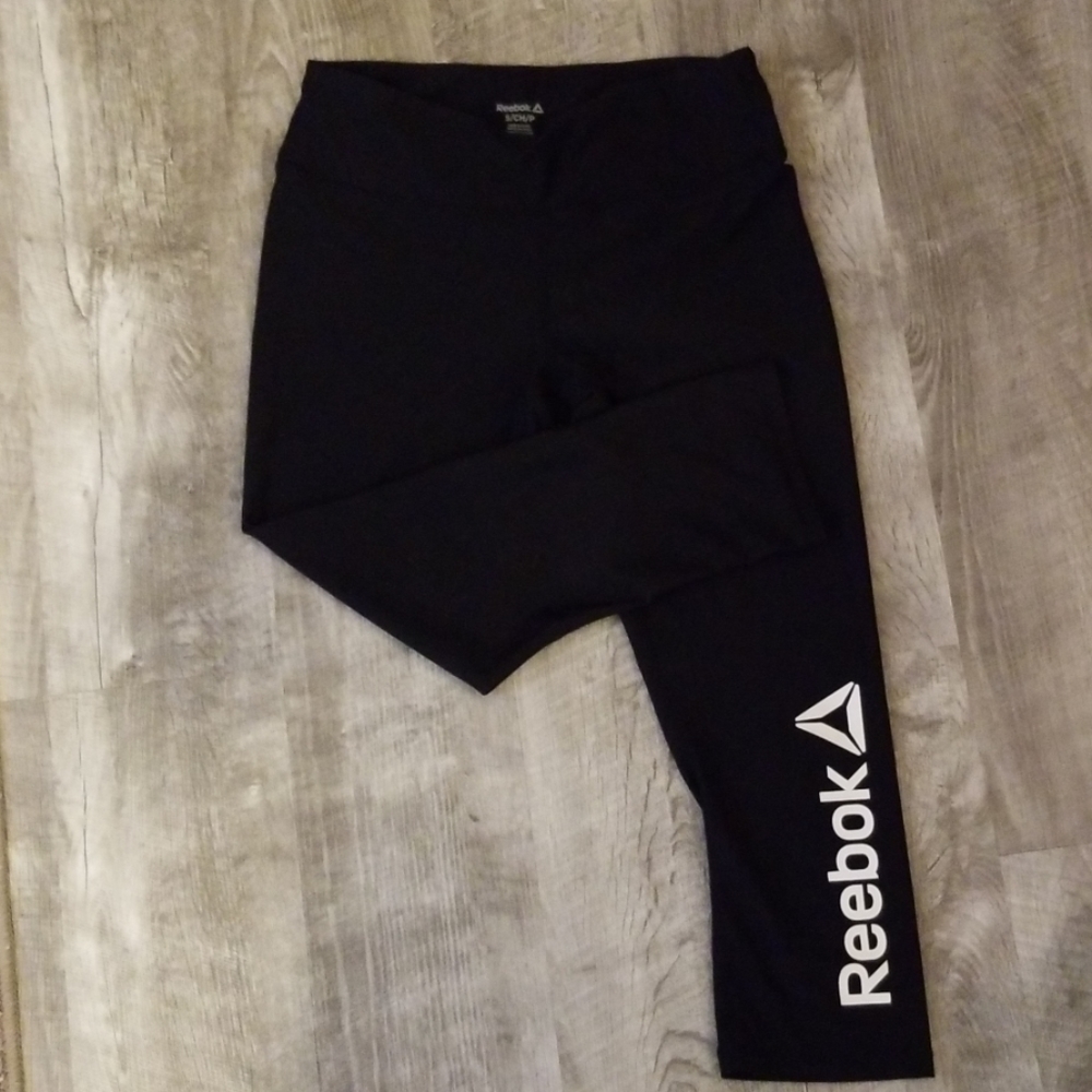 Reebok cropped workout pant!